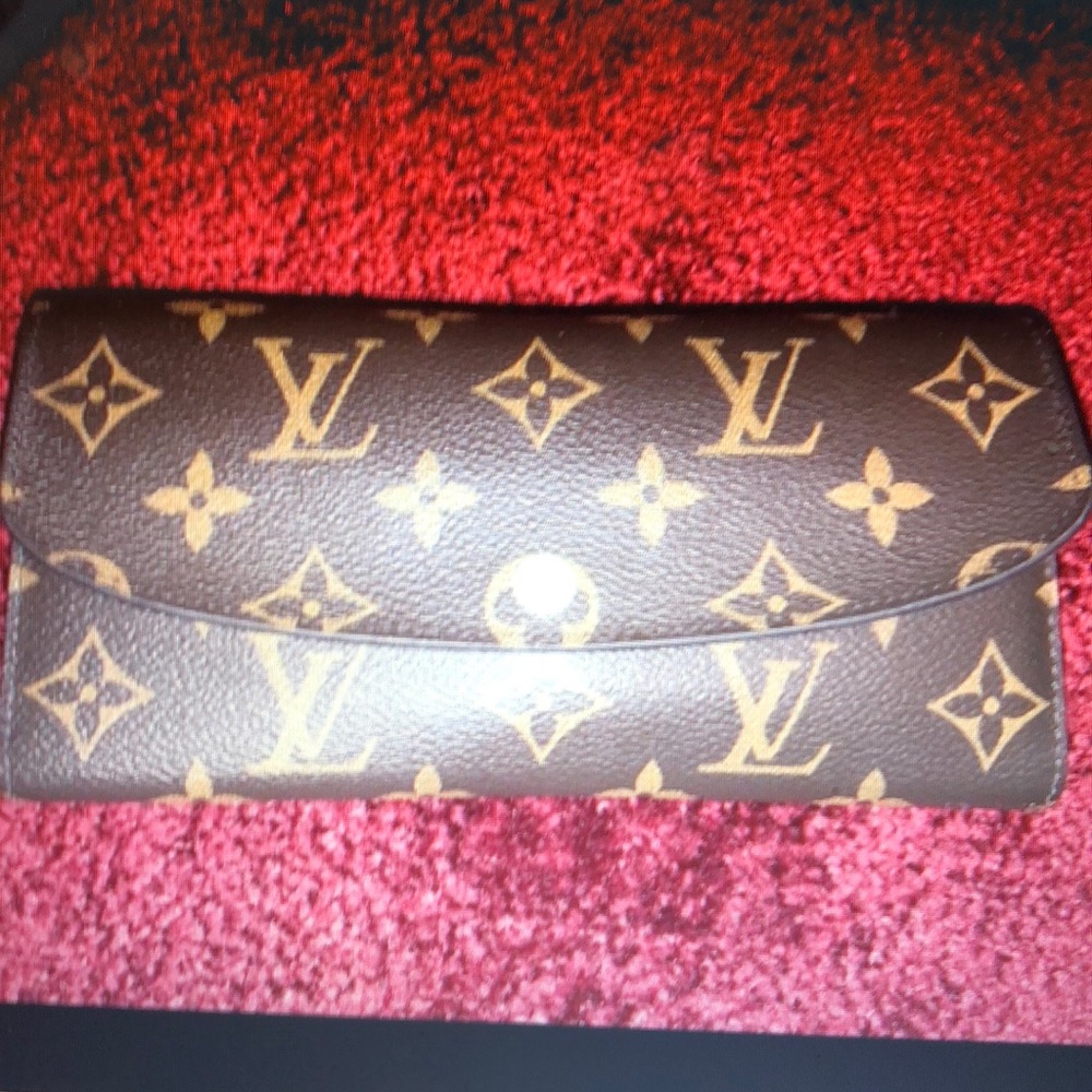100% Authentic Louis Vuitton Emilie Wallet